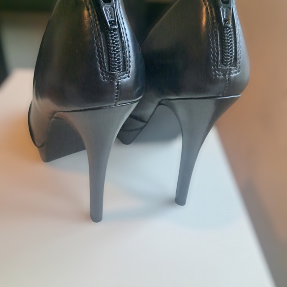 Elle Peep Toe Heels - Picture 4 of 9